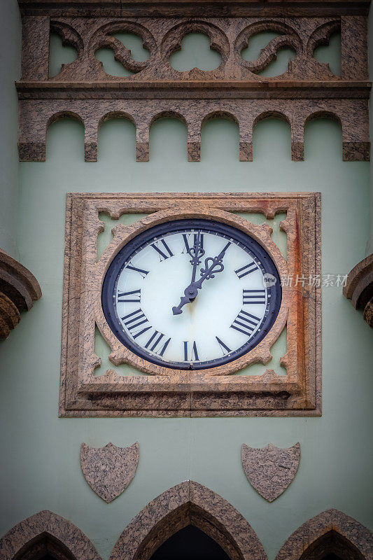 巴西瓜纳巴拉湾财政岛(Ilha Fiscal)宫的时钟